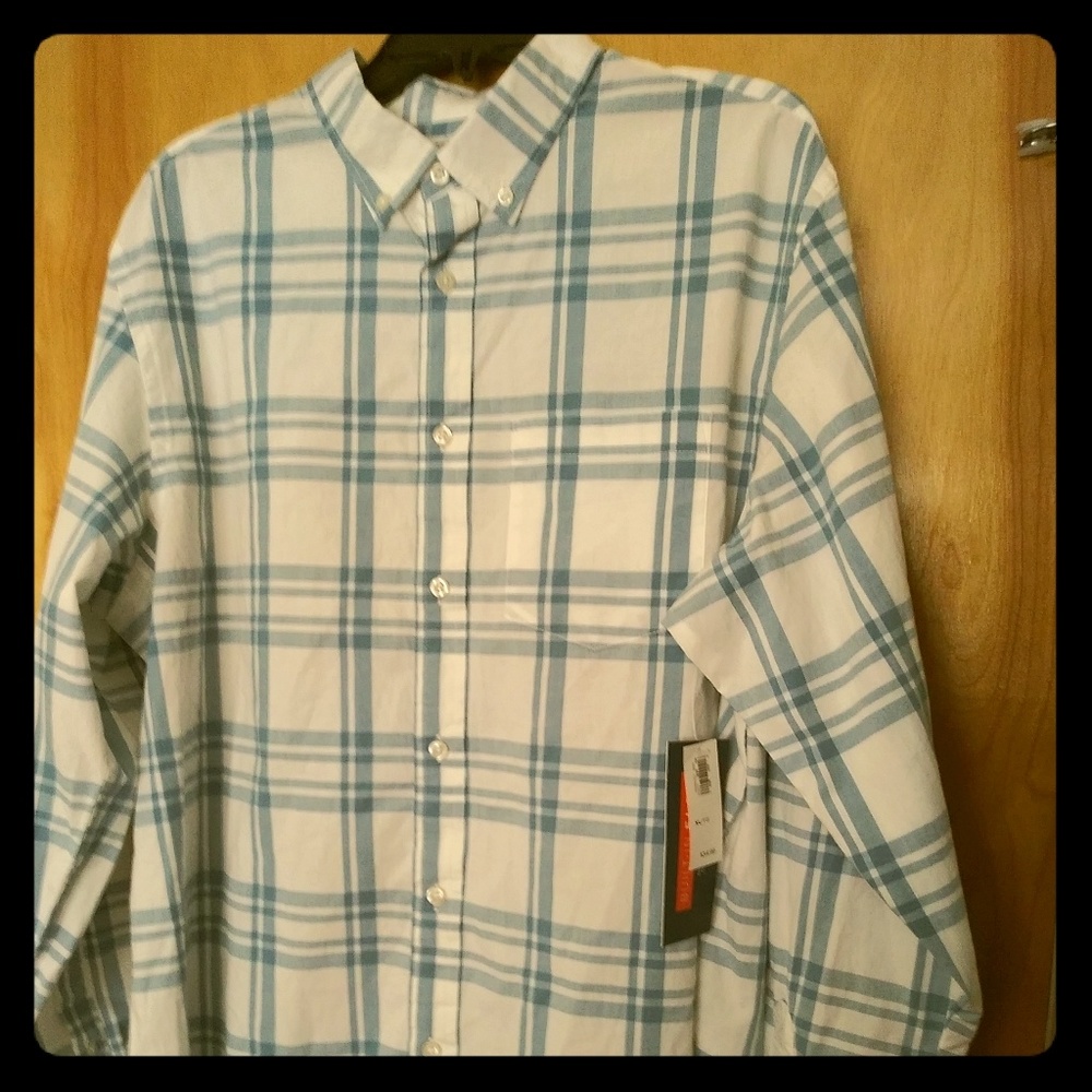 Mens Old Navy long sleeves button down.